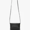 Bolso tipo bolsa con cadena mini en cuero negro Bolso tipo bolsa con cadena mini en cuero negro