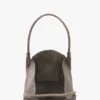 Bolso tote The Victoria en gamuza gris guijarro Bolso tote The Victoria en gamuza gris guijarro