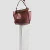 Bolso tote Victoria grande en malla burdeos Bolso tote Victoria grande en malla burdeos