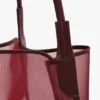 Bolso tote Victoria grande en malla burdeos Bolso tote Victoria grande en malla burdeos