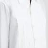 Camisa con pinzas en blanco