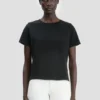 Camiseta entallada en negro