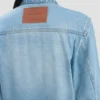 Chaqueta vaquera de estilo camionero en azul tradicional