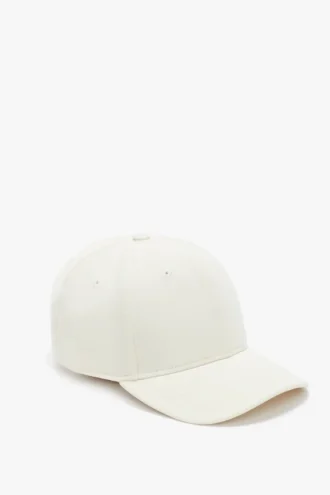 Gorra con logotipo en blanco antiguo