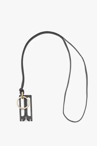 Llavero Dorian en negro