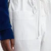 Pantalón cargo en blanco