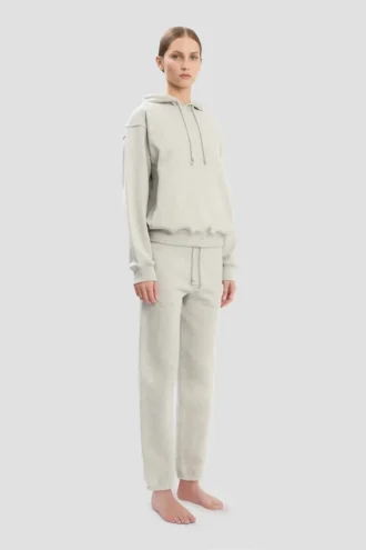 Pantalón jogger con logotipo bordado en gris jaspeado