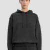 Sudadera con capucha y logotipo bordado en negro
