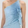 Vestido halter fruncido en azul jónico Vestido halter fruncido en azul jónico