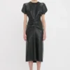 Vestido midi Bela de cuero en negro