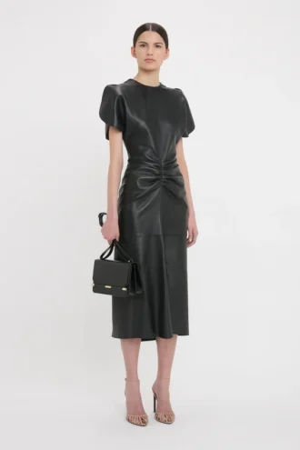 Vestido midi Bela de cuero en negro