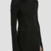 Vestido midi de cuello alto en negro