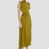 Vestido midi drapeado en color musgo